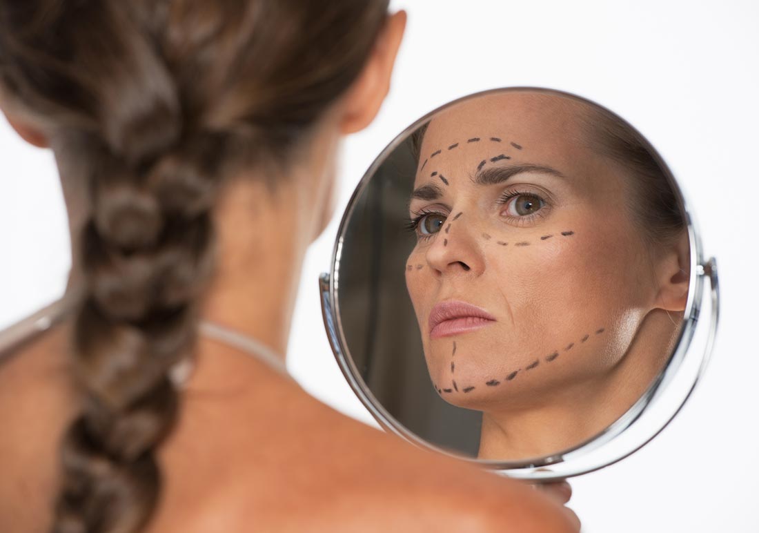 Plasztikai műtét nélkül is hatékonyan kezelhető a megereszkedett arcbőr